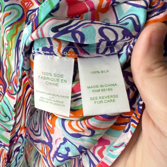 Lilly Pulitzer | 100% Silk Elsa Top in What A Catch Print - Picture 11 of 12